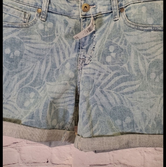 NWT Torrid Skull Monday Jean Shorts - Picture 3 of 8